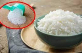 Trộn cơm nguội với bột giặt: Giải quyết nhiều rắc rối nhà nào cũng gặp phải, không tốn kém