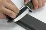 Dao bị cùn rỉ, chỉ muốn vứt đi, thử chà theo cách này đảm bảo bóng loáng, sắc lẹm như mới mua