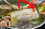 Đầu bếp bảo: Luộc vịt thả gừng vào nước lạnh sai bét, cho 1 thứ thịt hết hôi, mềm ngọt