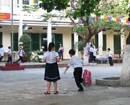 Cô giáo đánh học sinh, phụ huynh bạt tai cô giáo!