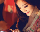 iPad 2 đồng hành cùng nữ doanh nhân xinh đẹp