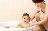 Tránh các sai lầm khi chăm sóc tóc cho bé sơ sinh
