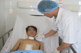Thanh niên dùng dao tự cắt cổ, rạch bụng vì... hoang tưởng
