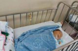 Gấp: Tìm mẹ cho bé gái hở hàm ếch bị bỏ rơi một mình phía sau bệnh viện