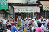 Vụ ông chủ vừa đi lấy tiền về bị bắn: Vợ nạn nhân kể lại giây phút bị 'sát thủ' gí súng đe dọa
