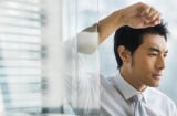 Nhìn vết bầm tím trên cổ vợ, tôi mới hiểu cô ấy đi 'Tết sếp' vất vả thế nào