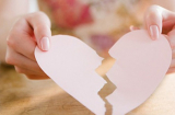 Vợ chồng sống với nhau thế  này trước sau gì cũng ly tán mỗi người mỗi nơi
