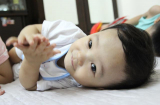 Vụ bé trai 1 tuổi bị bạo hành nghiêm trọng: Hình ảnh 'lột xác' hoàn toàn của cháu bé sau 5 ngày xuất viện