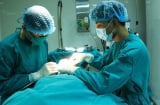 Tình huống dở khóc, dở cười khi phải nhập viện khẩn cấp vì 'yêu' quá đà