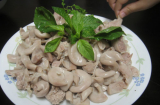 Tuyệt chiêu để giản để luộc lòng lợn trắng giòn, thơm ngọt ăn là ghiền