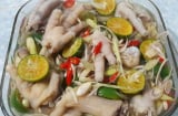 Tự tay làm chân gà ngâm sả ớt kiểu này chồng ghiền con khen ăn bao nhiêu cũng không chán