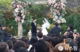 Song Hye Kyo xinh đẹp như công chúa xuất hiện cùng chú rể Song Joong Ki