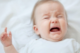 Bé đi ngoài ra máu nhầy biểu hiện bệnh gì, phải làm sao?