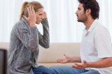 Tức phát khóc khi phát hiện chồng giấu vài trăm triệu quỹ đen đưa hết về cho nhà nội