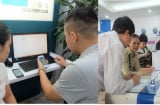 Khách hàng đổ xô đi bổ sung thông tin thuê bao sau nghỉ lễ