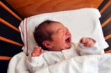 2 kỹ năng cần thiết nên dạy con trước 1 tuổi để sau này mẹ nhàn hạ, đỡ vất vả hơn