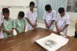 Toàn đội bóng nhí để tang người thợ lặn đã hi sinh