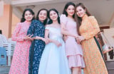 Nhã Phương xuất hiện một mình xinh đẹp “xuất thần” trong lễ cưới em gái tại quê nhà