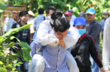 Vụ xe rước dâu gặp nạn: Đưa chú rể về với đất mẹ, cô dâu ngất xỉu bên di ảnh
