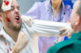 Đánh nhau vì một phụ nữ trên cao tốc và hai gã đàn ông cay đắng khi cô gái lại chọn kẻ thứ 3