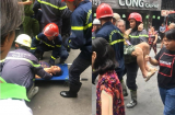Cứu thành công cặp vợ chồng lớn tuổi bị mắc kẹt trong căn nhà cháy ở phố đi bộ Bùi Viện