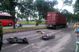 Bị container tông ch.ết trên đường về quê ra mắt Shbet111 slot, casino, thể thao, xổ số, chàng trai ôm th.i th.ể người yêu khóc ngây dại
