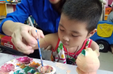 Những 'thiên thần đầu trọc' trong ngày Rằm tháng Tám: “Lúc con về có còn trung thu không cô?”