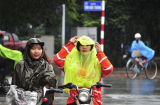 Thời tiết hôm nay dự báo Hà Nội cả ngày nắng ráo, TP.HCM có mưa rào và dông