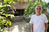 Nhớ về làng quê Bắc Bộ Việt Nam với ngôi nhà cổ giữa lòng thủ đô của đạo diễn phim 'Thương nhớ ở ai'