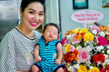 Lê Khánh lần đầu hé lộ ảnh cận mặt con trai giống bố như đúc trong ngày đầy tháng