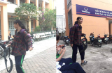 Vác săm thủng lên lớp, nữ sinh khóc lóc ỉ ôi xin thầy tha tội đi muộn nhưng vẫn không thoát cái kết đắng
