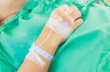 Bị ung thư vú khi mới 19 tuổi, bác sĩ chỉ đích danh nguyên nhân khiến ai cũng sốc vì quá nhiều người mắc
