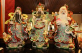 Muốn thần Tài gõ cửa đầu năm hãy nhớ đặt tượng 3 ông Phúc - Lộc - Thọ đúng theo cách này