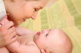 2 điều sau sinh mẹ nào cũng phải làm
