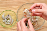 Cho bé ăn tôm, mẹ nhất thiết phải chú ý những điều này kẻo làm hại con
