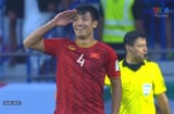Khoảnh khắc Bùi Tiến Dũng ăn mừng theo kiểu quân đội sau khi ghi bàn khiến người hâm mộ như vỡ òa