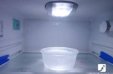 Đặt một cốc nước vào trong tủ lạnh: Bà mẹ trẻ bất ngờ với điều kỳ diệu xảy ra