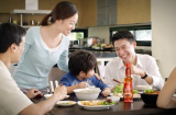 6 điều cần dạy con trong bữa ăn trước khi quá muộn, lớn lên bé sẽ cảm ơn cha mẹ không hết
