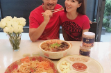 Dù đã U50 nhưng cặp vợ chồng Lý Minh Thuận - Phạm Văn Phương vẫn chăm diện đồ đôi rất đáng yêu