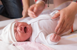 Trẻ sơ sinh SỢ NHẤT 4 điều rất nhiều bà mẹ vẫn thường xuyên làm, số 4 gây ẢNH HƯỞNG NÃO nhớ bỏ ngay