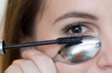 Mẹo sở hữu hàng mi cong tự nhiên không cần dùng đến mascara, chị em ai cũng mê