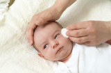 Bé 4 tháng bị tràn dịch não nguy kịch vì sai lầm khi chăm sóc mà 90% mẹ Việt mắc phải