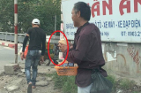 Thấy ông cụ tật nguyền bán kẹo cao su giữa trời nắng, thanh niên làm ngay hành động này khiến mọi người bất ngờ