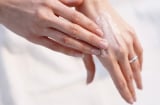 6 thói quen khiến bàn tay già đi trông thấy cần phải loại bỏ ngay