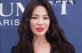 Song Hye Kyo tiếp tục xuất hiện với hình ảnh trang điểm cá tính và mặc sexy hậu ly hôn