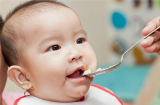 5 sai lầm nghiêm trọng khi cho con ăn dặm khiến trẻ còi xương suy dinh dưỡng, thấp bé hơn bạn bè