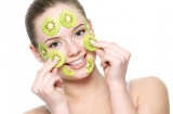 Trị mụn bằng kiwi thực sự có hiệu quả hay không?