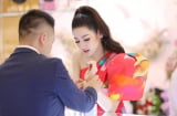 Tú Anh gây bất ngờ khi xuất hiện với gương mặt khác lạ