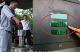 Đi đổ xăng cứ nắm mẹo này, người bán hàng sẽ không bao giờ gian lận được của bạn dù chỉ 1 xu