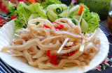 Muốn luộc tai heo vừa trắng giòn không thâm xỉn, chỉ cần bỏ thêm thứ này vào nồi